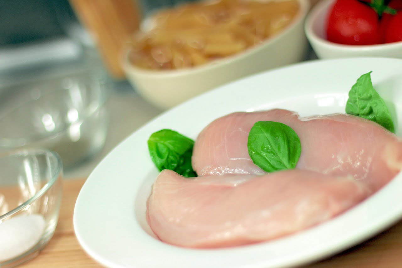 Is Organic Chicken Really Better? Health Benefits and Costs